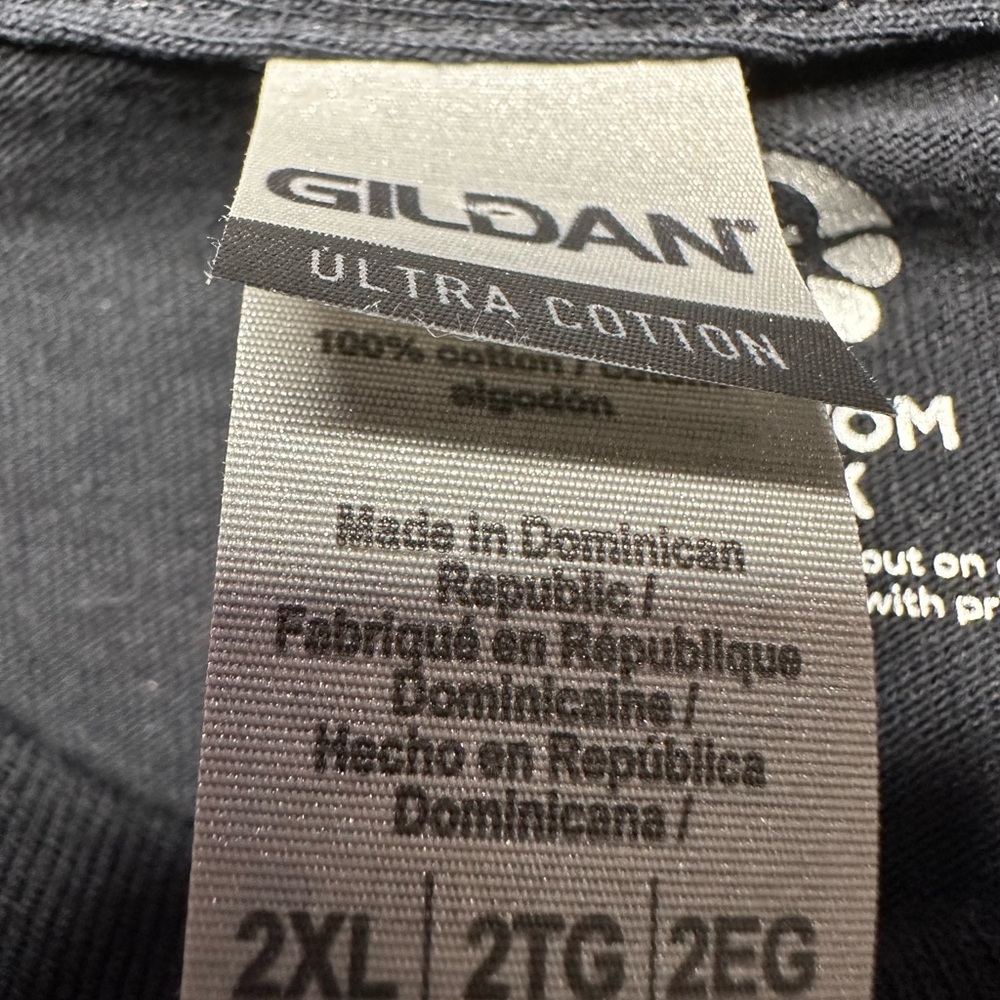 Gildan Ultra Cotton T-Shirt in Black - Picture 2 of 2